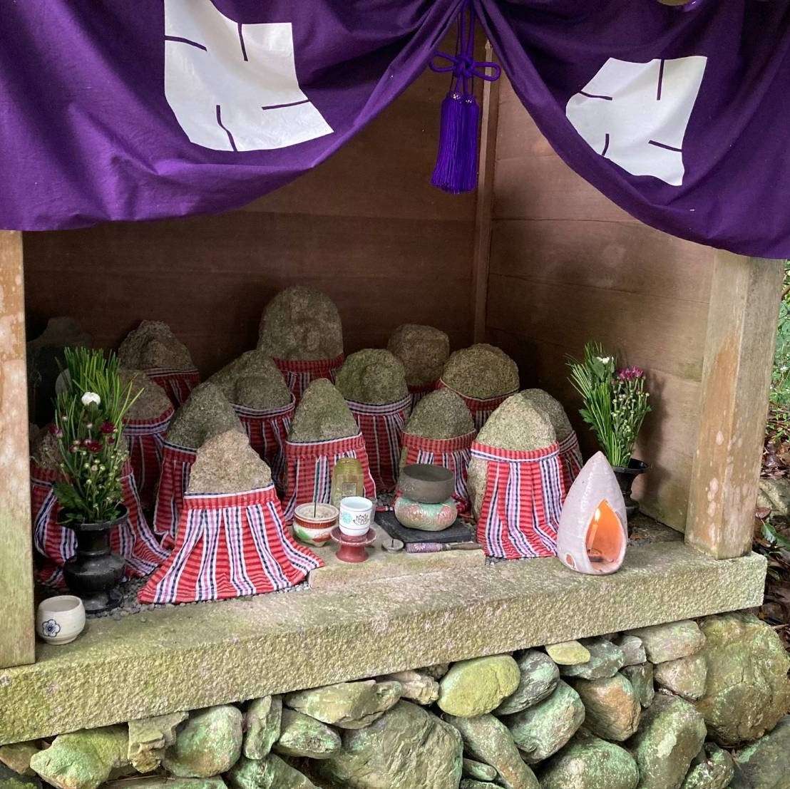 地蔵さんのよだれかけ | 里山のおはなし｜叶 匠壽庵 | ホームページ